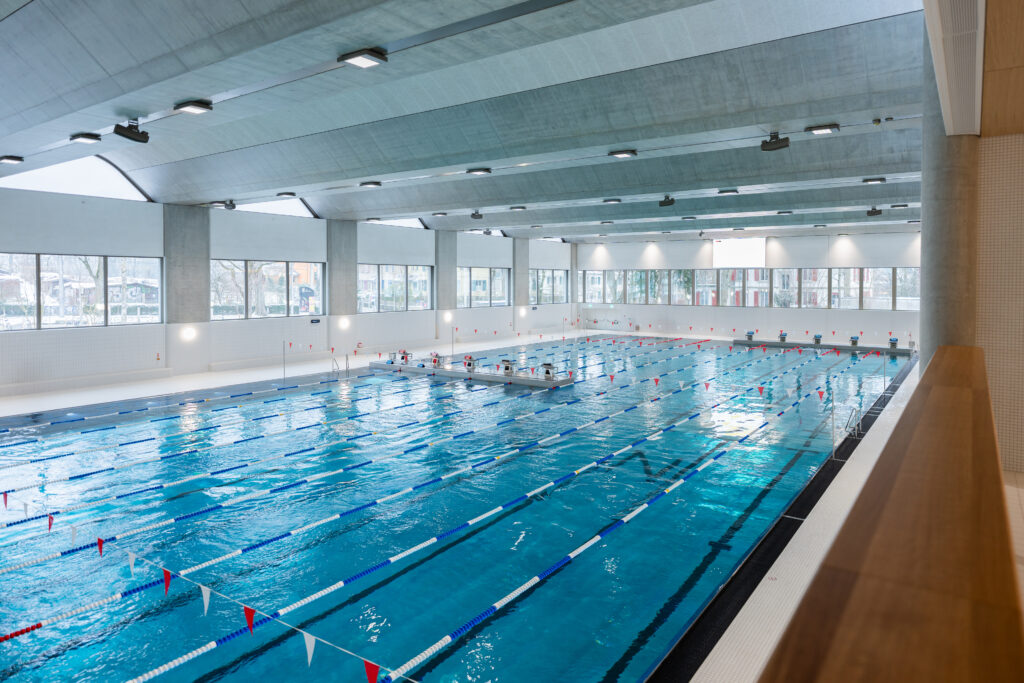 50m-Becken Schwimmhalle Neufeld